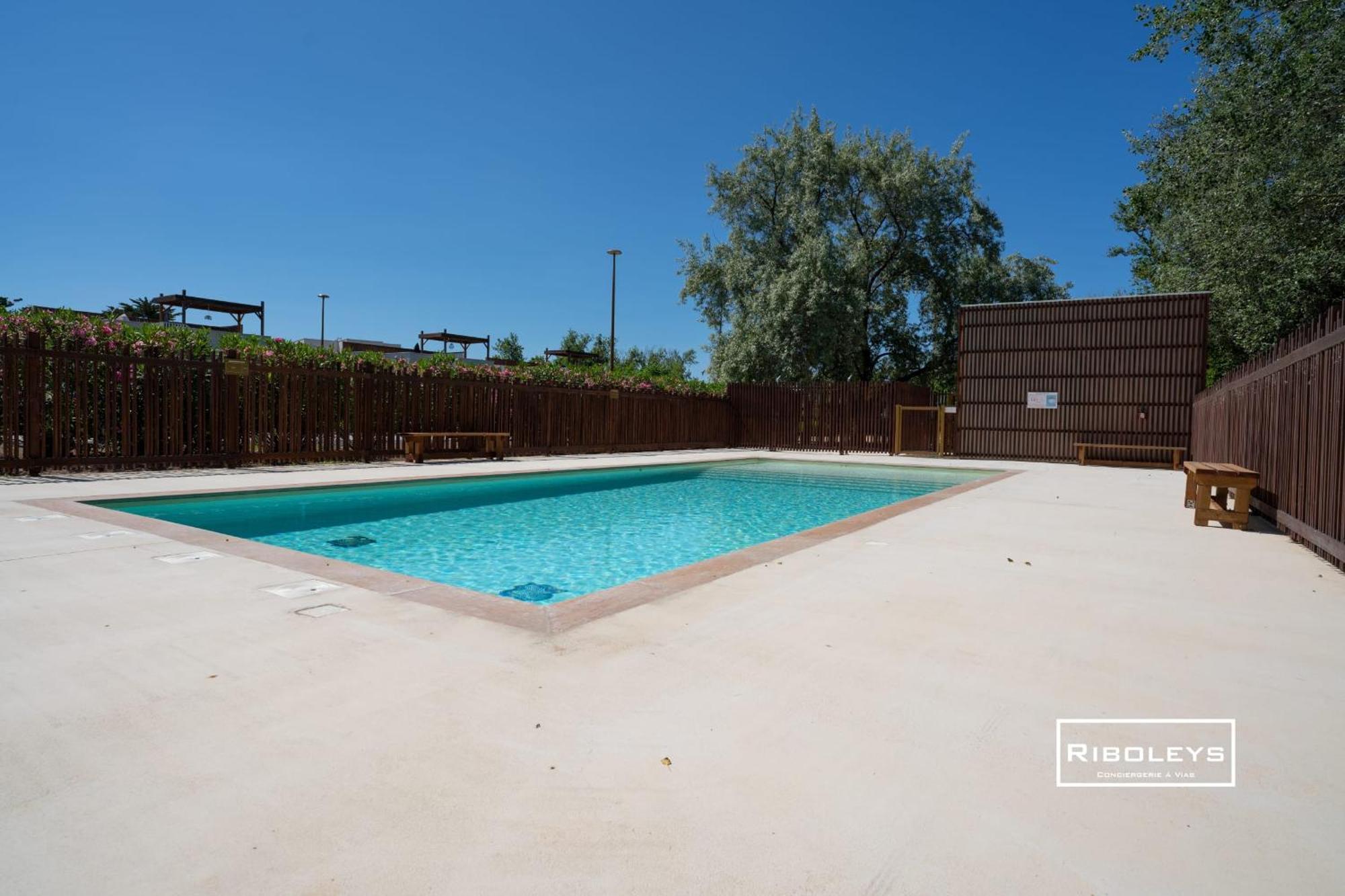 T4 Climatise Avec Piscine A 400M De La Mer Виас Экстерьер фото